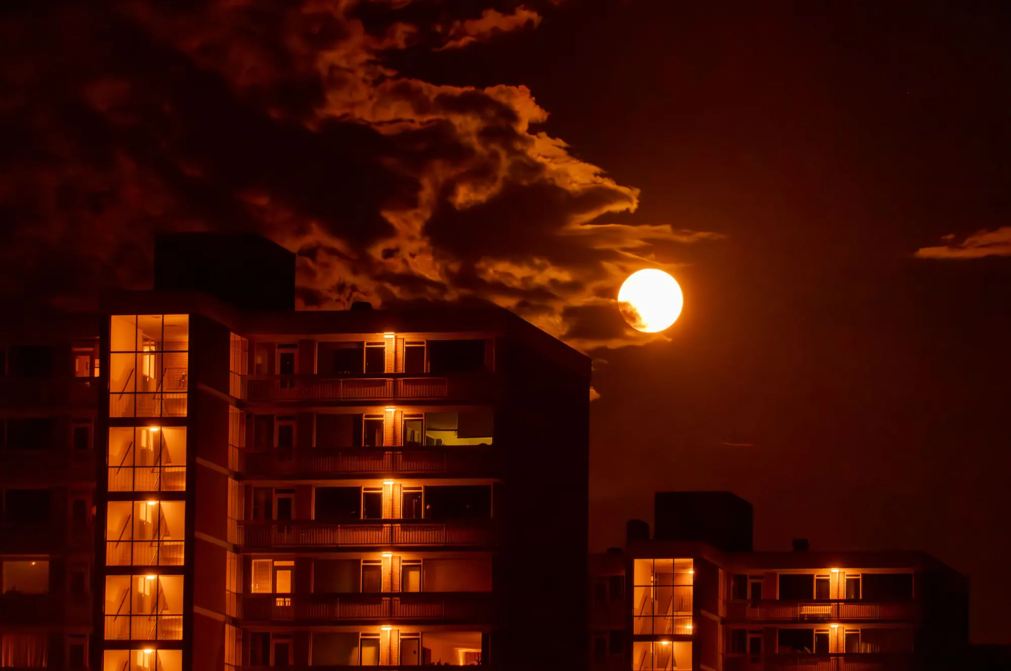 Luna; 44° North — Luna; 44° North